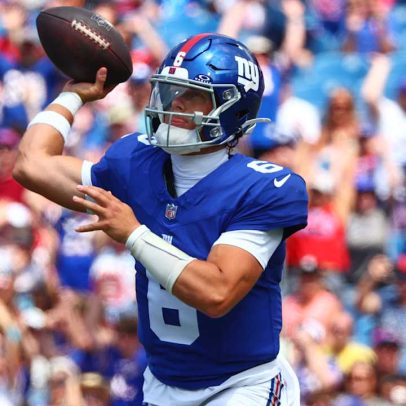 Jovem quarterback Jaxson Dart brilha em estreia na pré-temporada com touchdown e corridas
