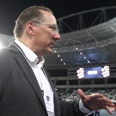 Eagle reafirma recusa em vender Botafogo a Textor e gera impasse na SAF