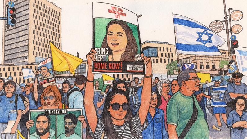 Manifestantes erguem fotos e bandeiras durante um protesto antigovernamental pedindo ações para garantir a libertação de reféns israelenses mantidos em Gaza (Foto: AHMAD GHARABLI / AFP)