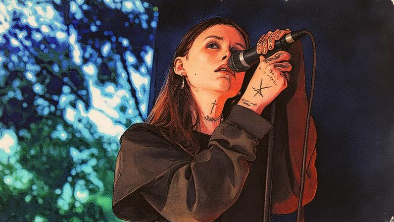 Ethel Cain atuando no clube The Roundhouse de Londres. (Foto: Lorne Thomson/Redferns)