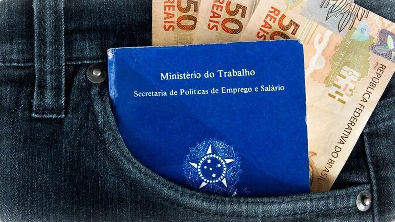Trabalhadores já contrataram quase R$ 16 bilhões por meio da linha do consignado CLT (Foto: Pegatroco/Divulgação)