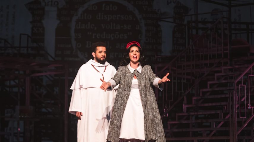 Cena da ópera 'Hilda Furacão', que será apresentada no Municipal, com ingressos esgotados (Foto: Rapha Garcia/Divulgação)