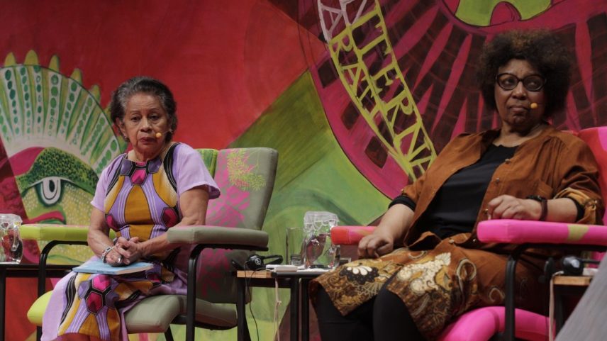 Verenilde Pereira e Astrid Roemer na Flip 2025 (Foto: Alexandre Cassiano/Agência O Globo)