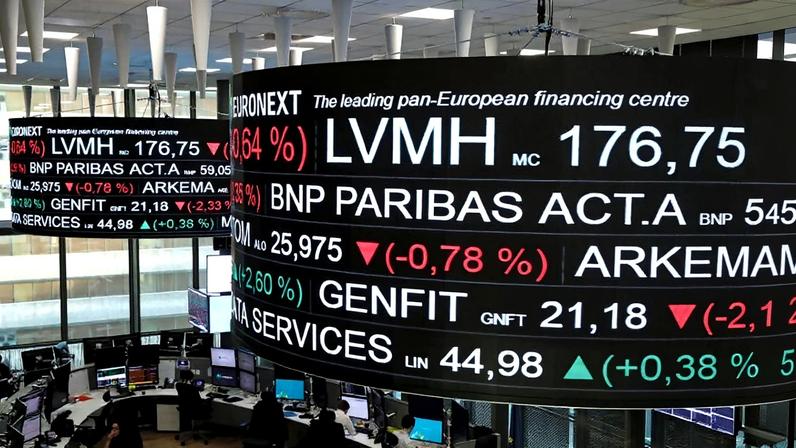 Bolsa de Valores de Paris, no distrito empresarial de La Defense (Foto: REUTERS/Benoit Tessier)