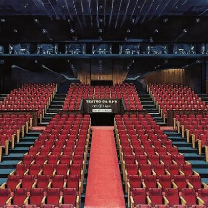 Dilsinho abre as portas de novo teatro na Ilha do Governador