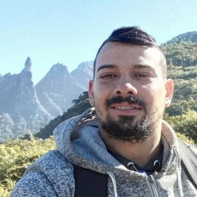Entregador sofre intoxicação por ácido durante hemodiálise e fica em estado grave no RJ
