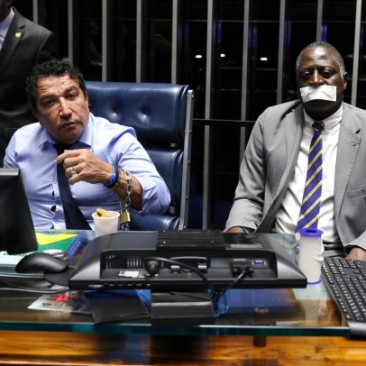 Oposição se acorrenta no Senado, mas comissões são retomadas com sucesso