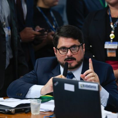 Senadores do Podemos apoiam Do Val, mesmo com tornozeleira eletrônica