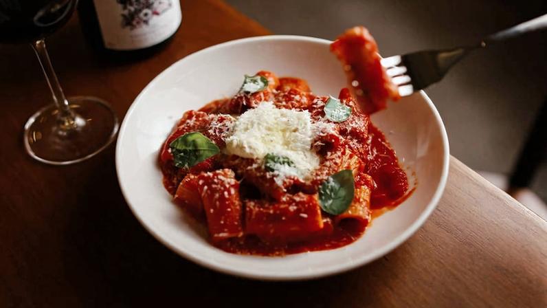 Pasta e tomate, do restaurante Caco, em Pinheiros