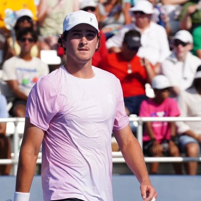 João Fonseca avança na estreia do US Open com vitória sobre Kecmanovic