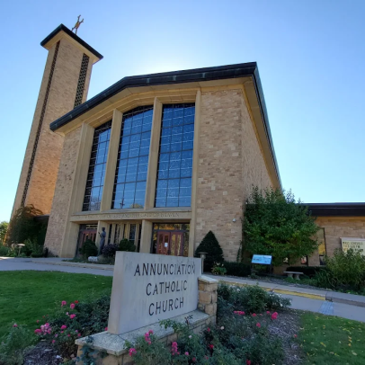 Tiroteio em escola católica de Minneapolis deixa três mortos e 17 feridos
