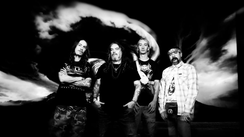 Banda é liderada por Max Cavalera