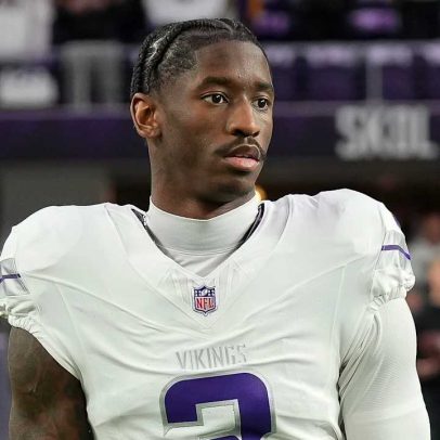 Vikings suspendem WR Jordan Addison por três jogos devido a violação de política de substâncias