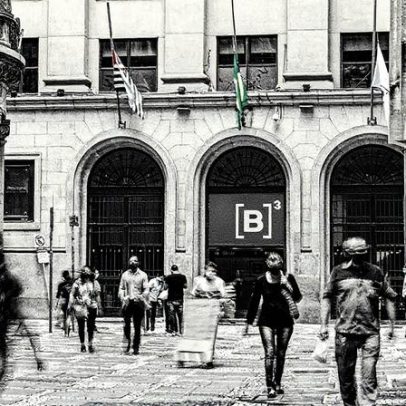 Ibovespa inicia dia em alta com repercussão positiva do Boletim Focus