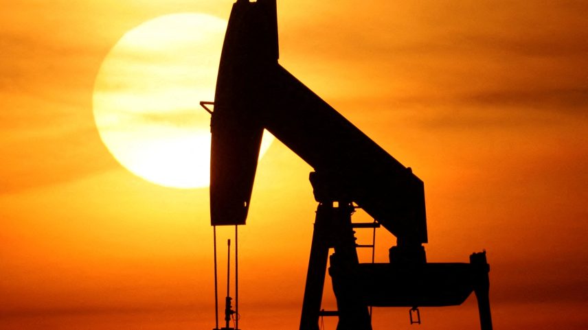 Bomba de petróleo na França (Foto: Reuters)