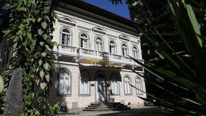 Palacete de 1859 da Rua Marquês de Abrantes 55 que pertenceu ao colégio Bennett (Foto: Carlos Ivan/ O Globo)