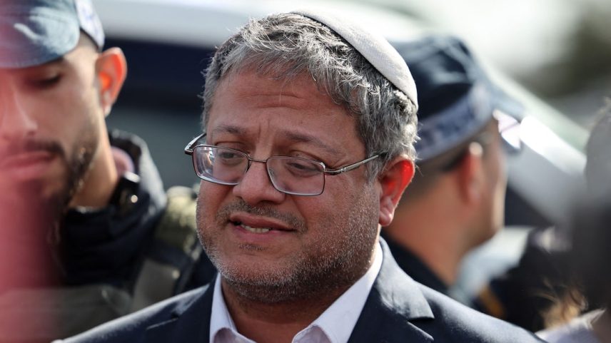 Ação de Itamar Ben Gvir é vista como violação do ‘status quo’ vigente para lugares sagrados (Foto: Ahmad Gharabli/AFP)