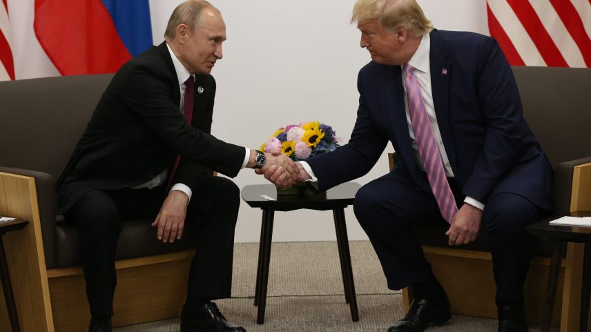 Trump e Putin: encontro pode ter desdobramento para o agro brasileiro (Foto: Mikhail Svetlov/Getty Images)