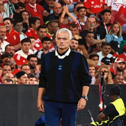 Mourinho recebe indenização milionária após demissão do Fenerbahçe