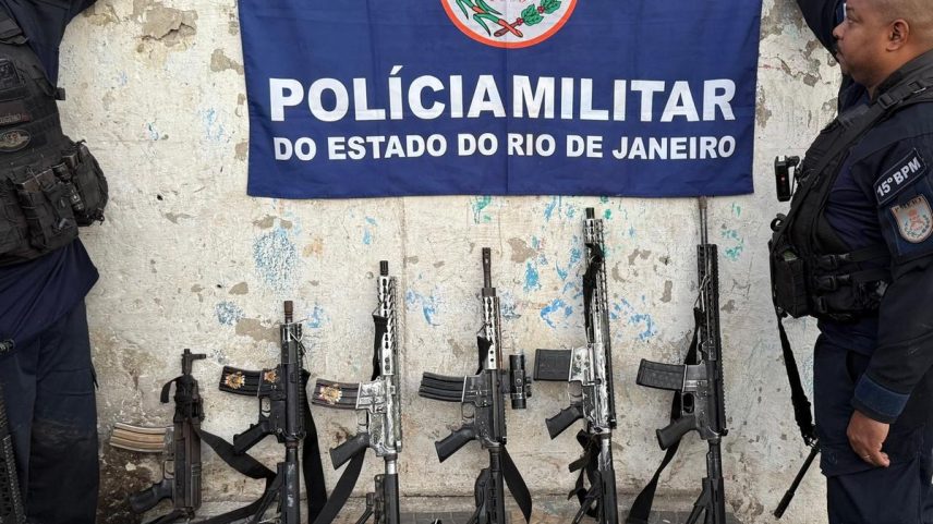 Polícia Militar faz operação na Comunidade do Dique, em Duque de Caxias, Baixada Fluminense, após ataque a tiros a PM reformado que deixou um menino de 3 anos morto e uma mulher ferida (Foto: Divulgação / PMERJ)