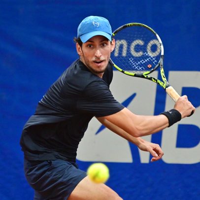 Gimenez e Sakamoto avançam às quartas de final em torneios da ITF