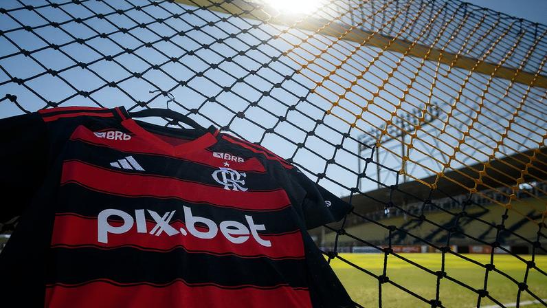 Camisa do Flamengo com patrocínio da Pixbet (Foto: Mariana Sá/Flamengo/Divulgação)