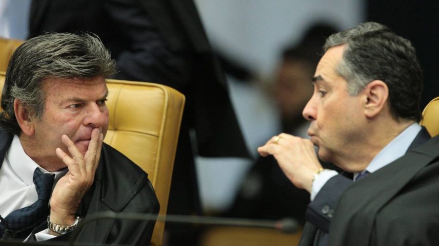 Ministros Luiz Fux e Roberto Barroso durante sessão plenária do STF. (Foto: Carlos Moura/SCO/STF)