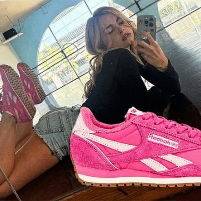 Addison Rae ensaia com tênis vibrantes da Reebok em promoção especial