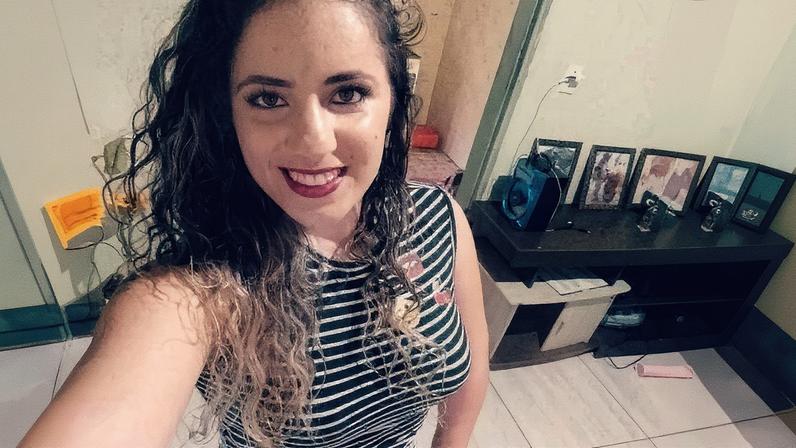 Eweline Passos Rodrigues, de 28 anos, conhecida como “Diaba Loira”, era casada e tinha dois filhos (Foto: Reprodução)