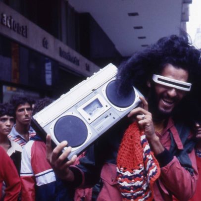 Mostra 'Na Onda do Break' explora a origem do hip-hop e suas danças no Brasil