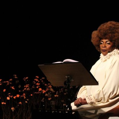 Zezé Motta apresenta monólogo inspirado na obra de Maya Angelou no Rio