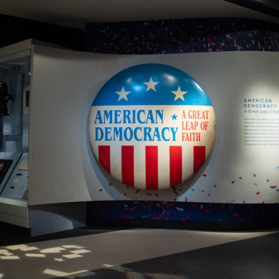 Museu Smithsonian atualizará exibição sobre impeachment de Trump
