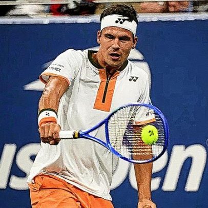 De Minaur elimina Tsitsipas após emocionante partida de 4h25