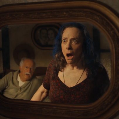 Cabelo azul de Cunegundes surpreende após cilada de Maria Divina em novela