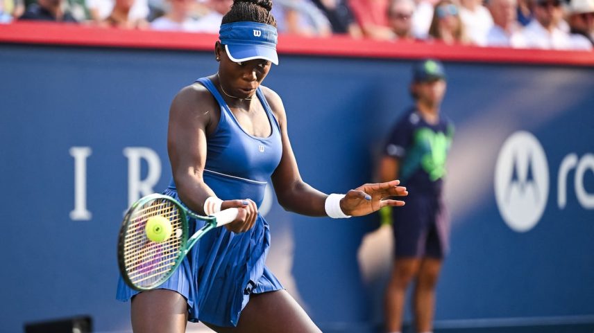 Mboko golpeia a bola durante a final contra Osaka em Montreal. (Foto: David Kirouac/IMAGN IMAGES via Reuters Connect)