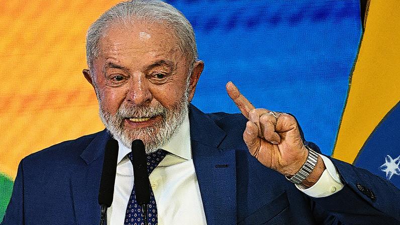 Presidente Lula durante anúncio de plano de socorro às empresas atingidas por tarifaço dos EUA. 13/8/2025 (Foto: Mateus Bonomi/Anadolu/Getty Images)
