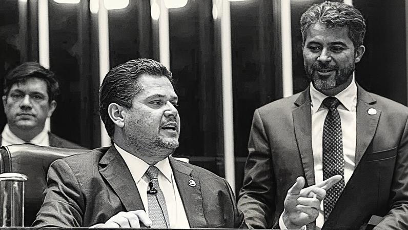 Davi Alcolumbre comanda sessão do Senado, no dia 26 de agosto, em que foram aprovadas autorizações de empréstimos para estados e municípios. (Foto: Carlos Moura/Agência Senado)