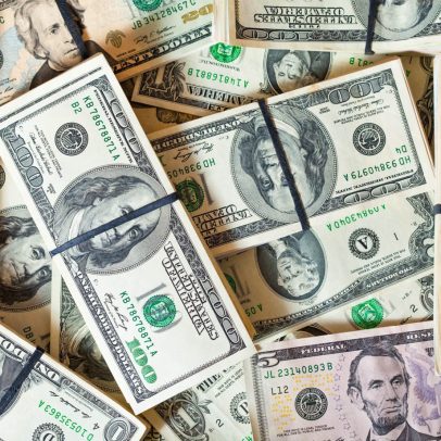 Dólar encerra dia a R$ 5,40, distanciando-se das oscilações externas