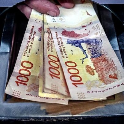 Argentina endurece regras cambiais para bancos visando controlar a inflação antes das eleições