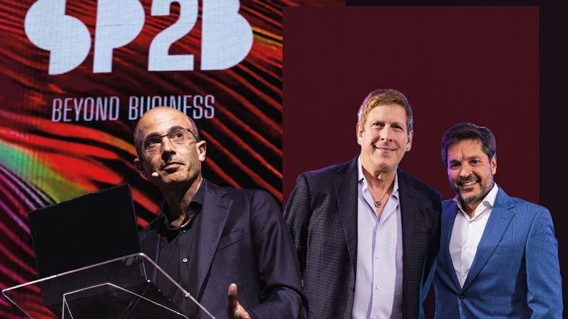 O historiador Yuval Harari, o ex-curador do SXSW e agora curador do SP2B Hugh Forrest, e o idealizador do evento Rafael Lazarini. (Foto: Colagem de Thais Barroco sobre fotos de Divulgação/Filmart)