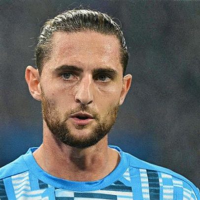 Mãe defende Rabiot após afastamento e critica contratação de jogador acusado de agressão