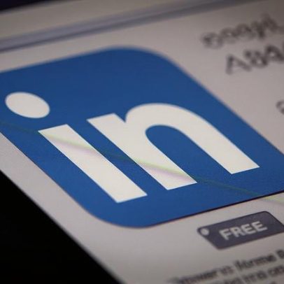 Jovem da Geração Z atinge 140 milhões de conexões no LinkedIn com ajuda da IA