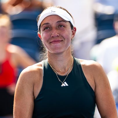 Pegula inicia bem em casa enquanto Krejcikova supera Svitolina em grande virada