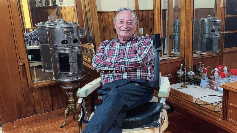 Cabeleireiro italiano de 91 anos vive na Argentina e deseja continuar trabalhando até não conseguir mais (Foto: Reprodução)