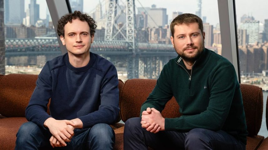 Sediada em Nova York, Reflection AI foi fundada há cerca de um ano por Misha Laskin e Ioannis Antonoglou, que trabalharam na IA Gemini, do Google (Foto: Reprodução)