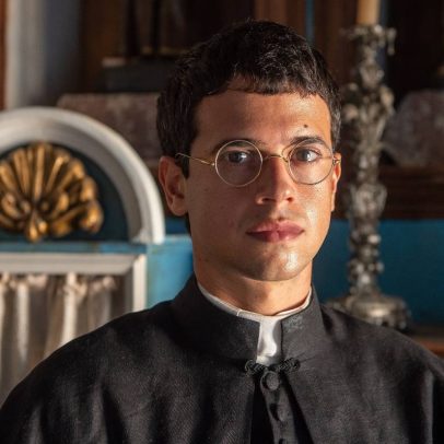 Padre Bida se entrega a um amor avassalador na nova novela de Rodrigo Lelis