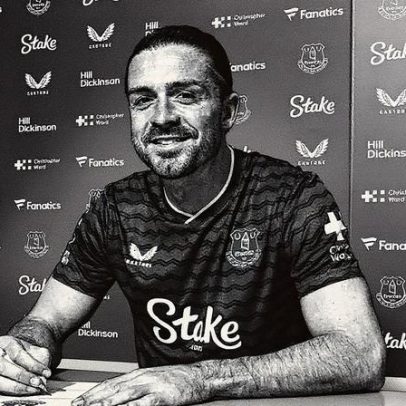 Everton surpreende rivais e garante a contratação de Jack Grealish