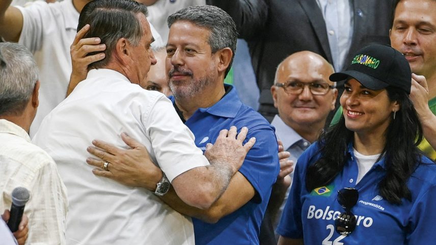 Lira e Bolsonaro durante campanha eleitoral (Foto: Mauro Pimentel/AFP)