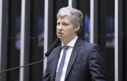 Bolsonaristas apresentam projeto para facilitar impeachment de ministros do STF