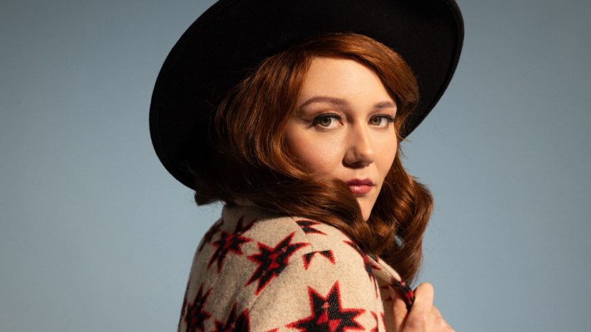 Molly Tuttle, vencedora do Grammy, fala sobre o som pop-folk em seu novo álbum. (Foto: Reprodução)